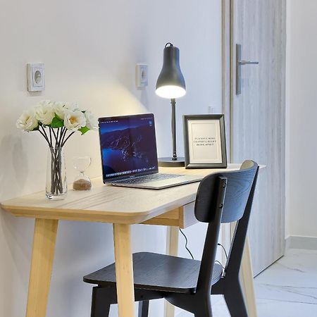 Business-Class Apartments 1 X Free Parking X Self Check In 24X7 VNO Eksteriør bilde