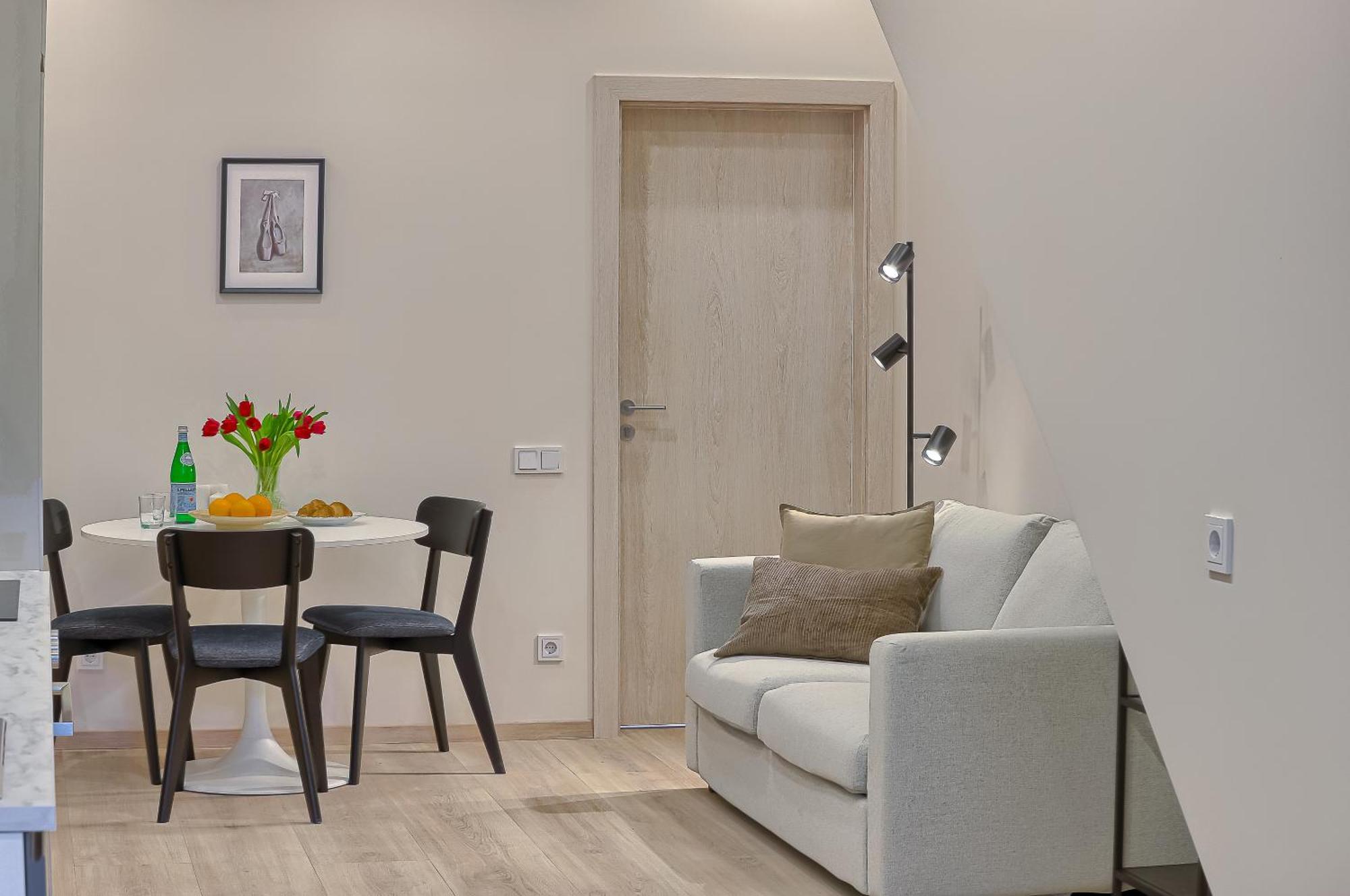 Business-Class Apartments 1 X Free Parking X Self Check In 24X7 VNO Eksteriør bilde