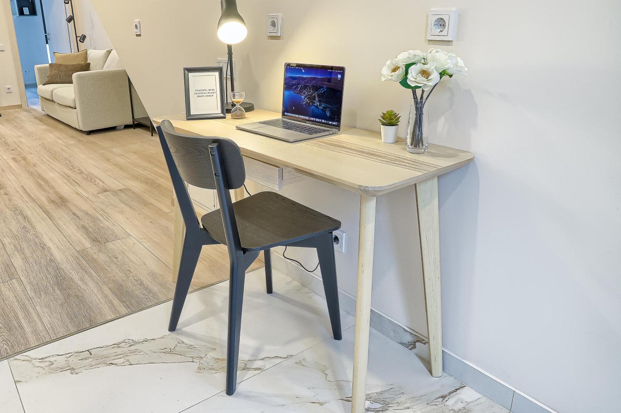 Business-Class Apartments 1 X Free Parking X Self Check In 24X7 VNO Eksteriør bilde